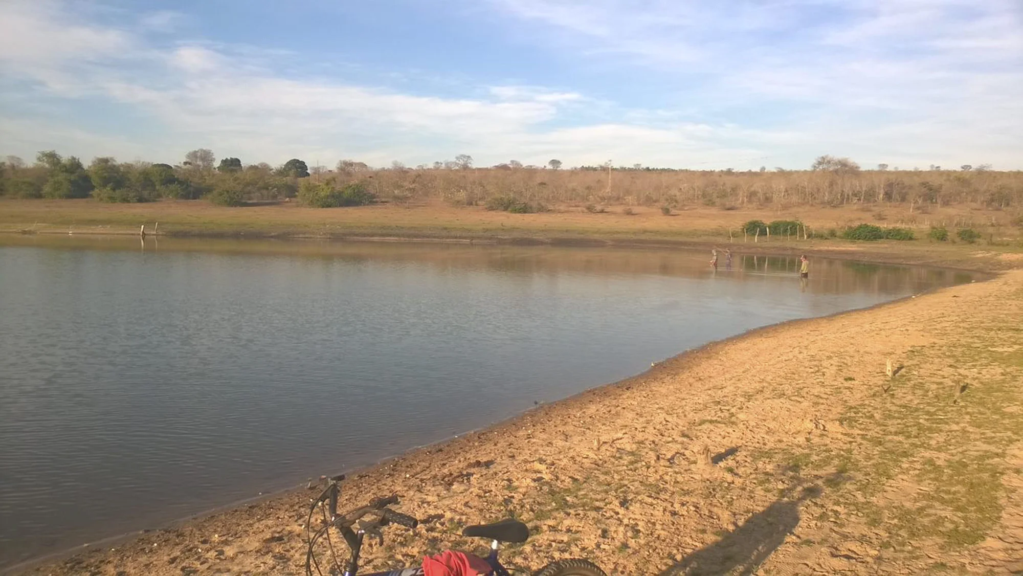 /image/a-historia-da-barragem-da-lagoa-a-origem-do-nome-de-lagoa-dos-patos-mg?src=https%3A%2F%2Fimg1.pixhost.to%2Fimages%2F10289%2F662750101_fotos-antigas-lagoa-dos-patos-mg-28.jpg&w=2000&q=85