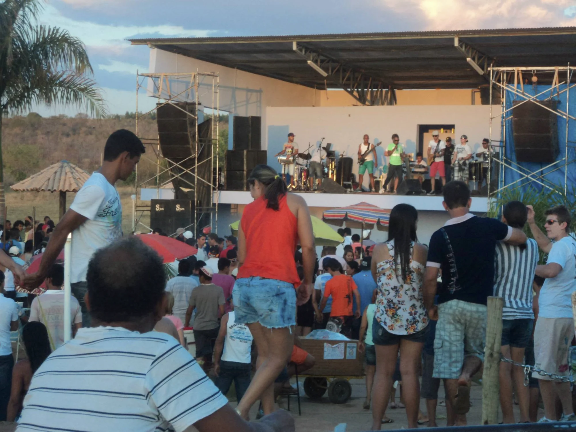 /image/a-historia-da-barragem-da-lagoa-a-origem-do-nome-de-lagoa-dos-patos-mg?src=https%3A%2F%2Fimg1.pixhost.to%2Fimages%2F10289%2F662750542_acao-global-lagoa-dos-patos-motocross-10.jpg&w=2000&q=85