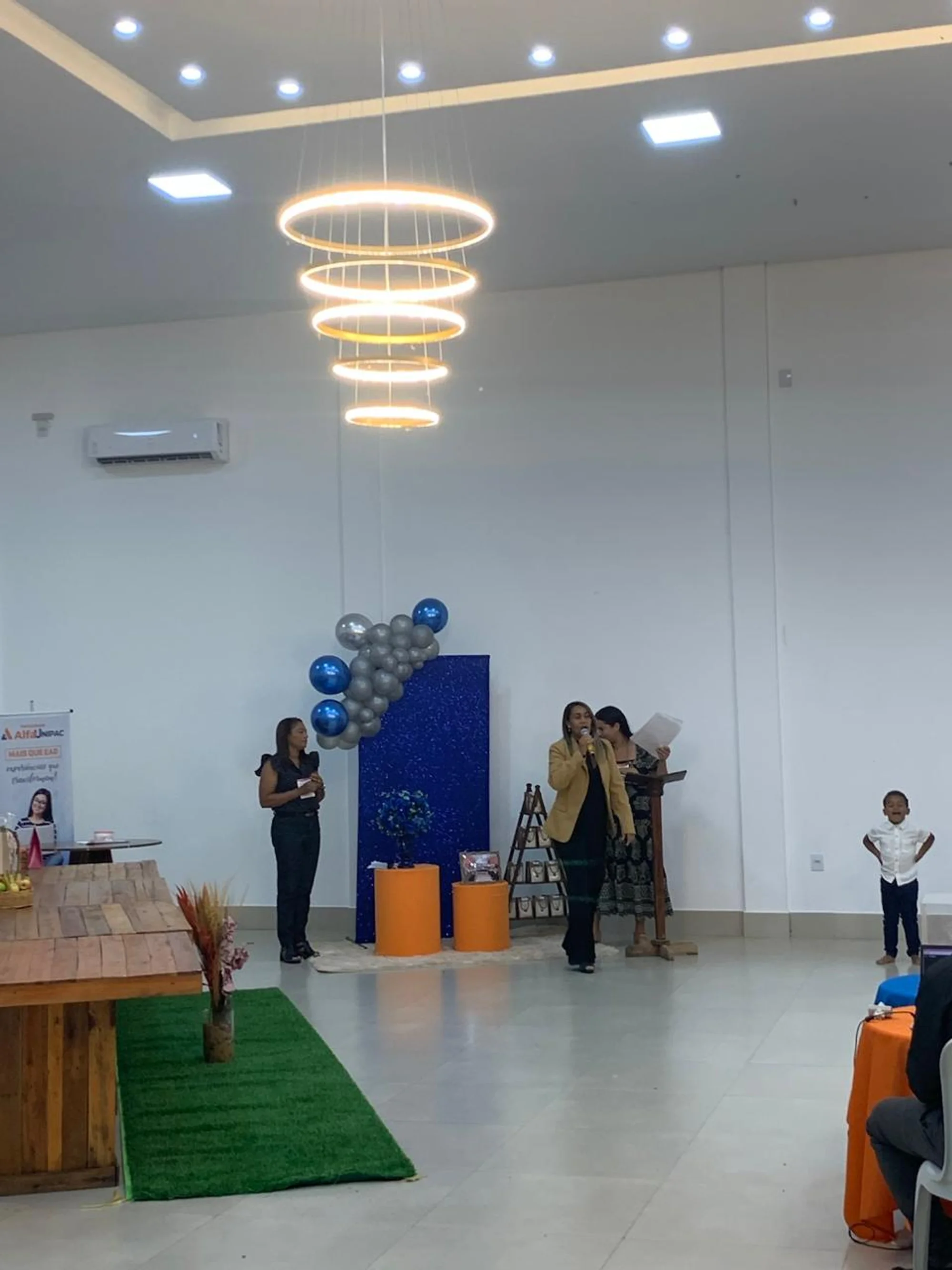 /image/encontro-do-projeto-de-extensao-em-pedagogia-empresarial-fortalece-integracao-academica-e-participacao-do-poder-publico-em-lagoa-dos-patos-mg?src=https%3A%2F%2Fimg1.pixhost.to%2Fimages%2F10644%2F668094325_67edd869-4974-468c-873c-a9bb6f26f865.jpg&w=2000&q=85