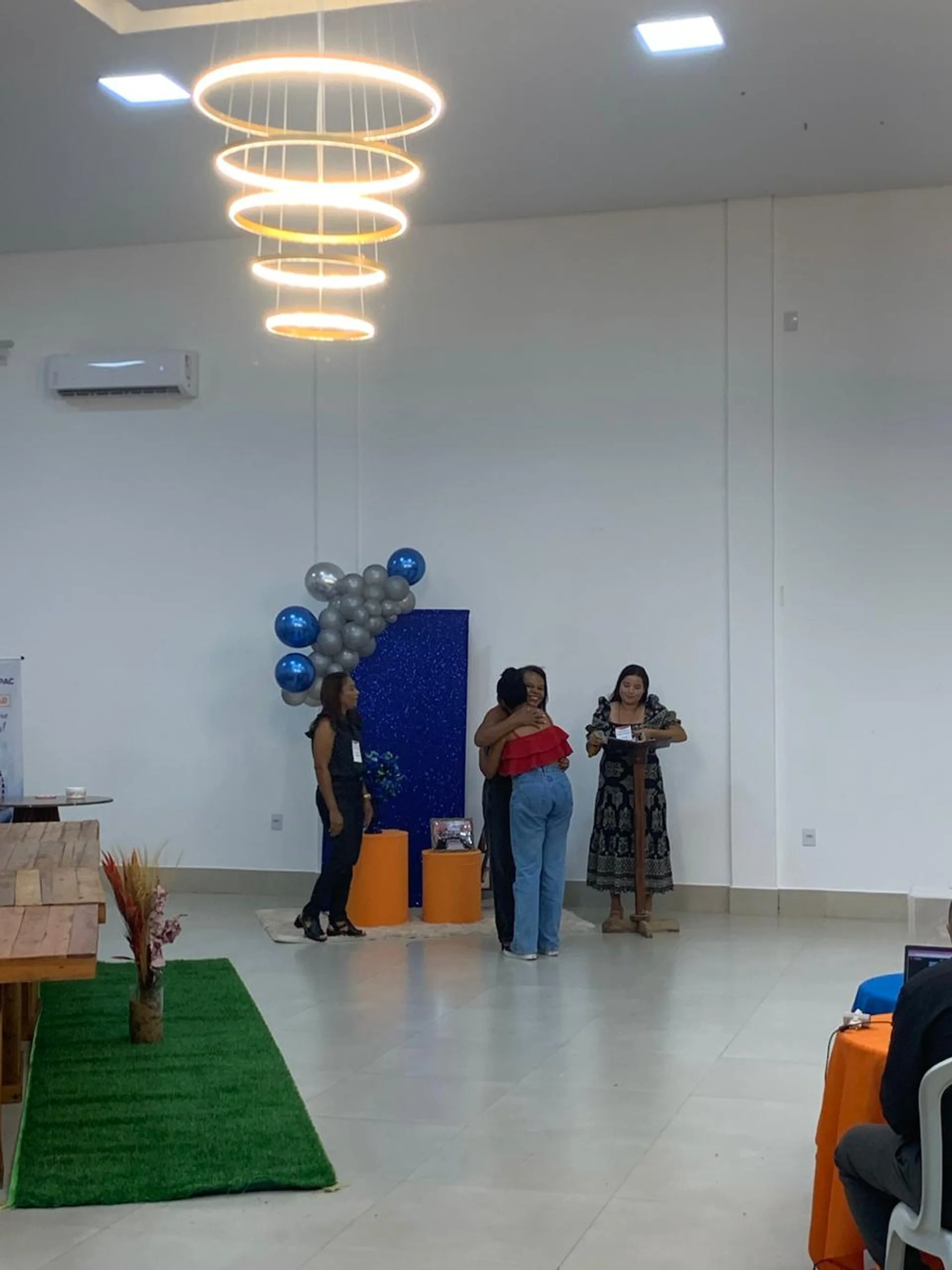 /image/encontro-do-projeto-de-extensao-em-pedagogia-empresarial-fortalece-integracao-academica-e-participacao-do-poder-publico-em-lagoa-dos-patos-mg?src=https%3A%2F%2Fimg1.pixhost.to%2Fimages%2F10644%2F668094330_a52d61d5-9fb6-4d3c-812c-9b94b24f5897.jpg&w=2000&q=85