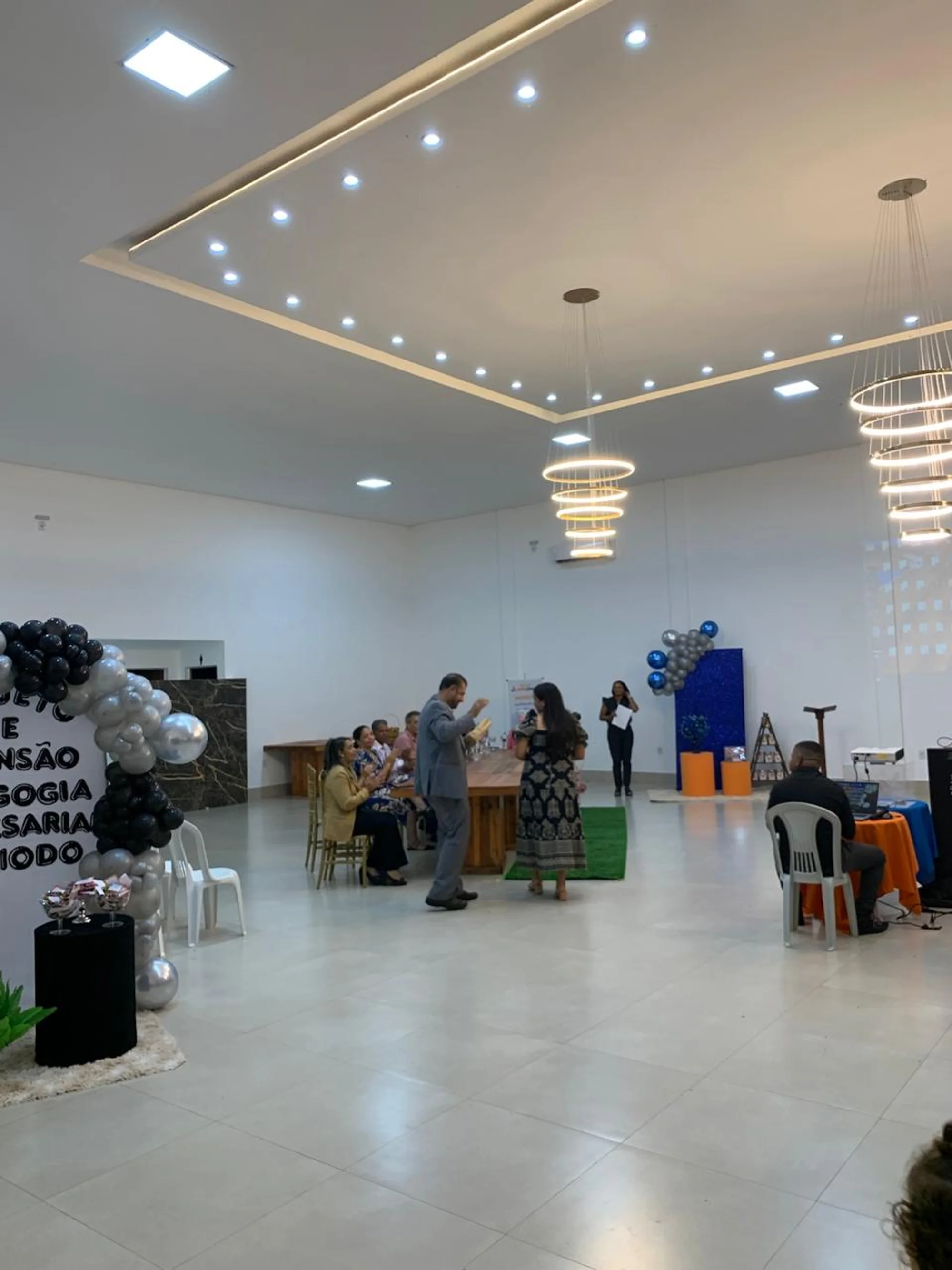 /image/encontro-do-projeto-de-extensao-em-pedagogia-empresarial-fortalece-integracao-academica-e-participacao-do-poder-publico-em-lagoa-dos-patos-mg?src=https%3A%2F%2Fimg1.pixhost.to%2Fimages%2F10644%2F668094337_8c5c32b9-4145-4e1c-977e-89b0fb25ddbf.jpg&w=2000&q=85