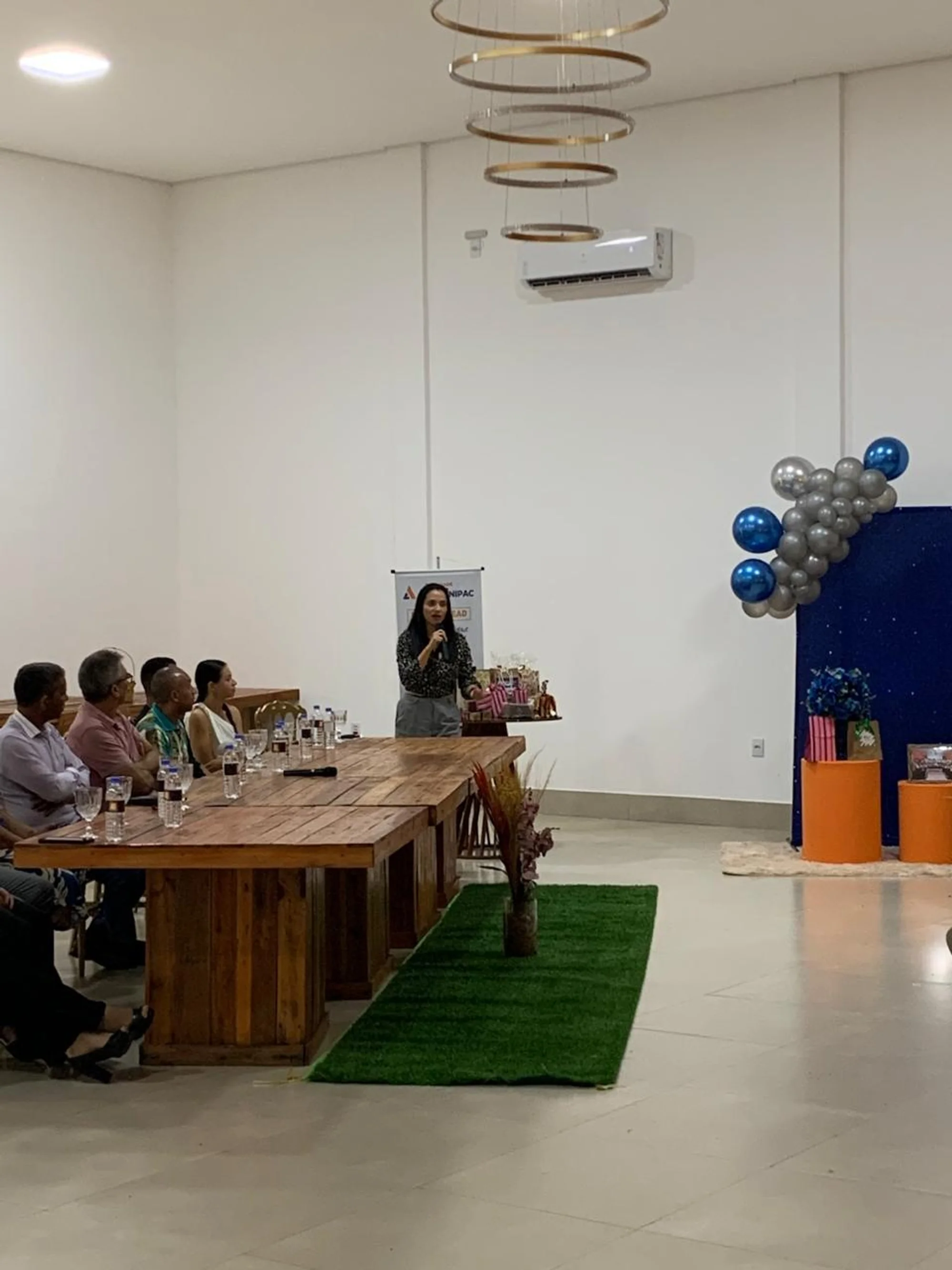 /image/encontro-do-projeto-de-extensao-em-pedagogia-empresarial-fortalece-integracao-academica-e-participacao-do-poder-publico-em-lagoa-dos-patos-mg?src=https%3A%2F%2Fimg1.pixhost.to%2Fimages%2F10644%2F668094347_7847ddec-63d0-4494-9c22-da14d934542f.jpg&w=2000&q=85