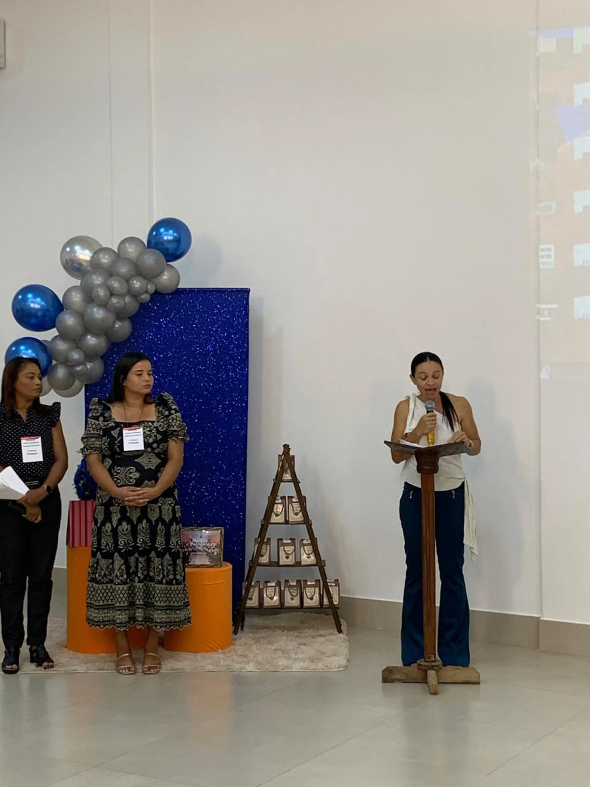 /image/encontro-do-projeto-de-extensao-em-pedagogia-empresarial-fortalece-integracao-academica-e-participacao-do-poder-publico-em-lagoa-dos-patos-mg?src=https%3A%2F%2Fimg1.pixhost.to%2Fimages%2F10644%2F668094362_d722001a-b982-48dc-bfaf-8b0a9a7769ea.jpg&w=2000&q=85