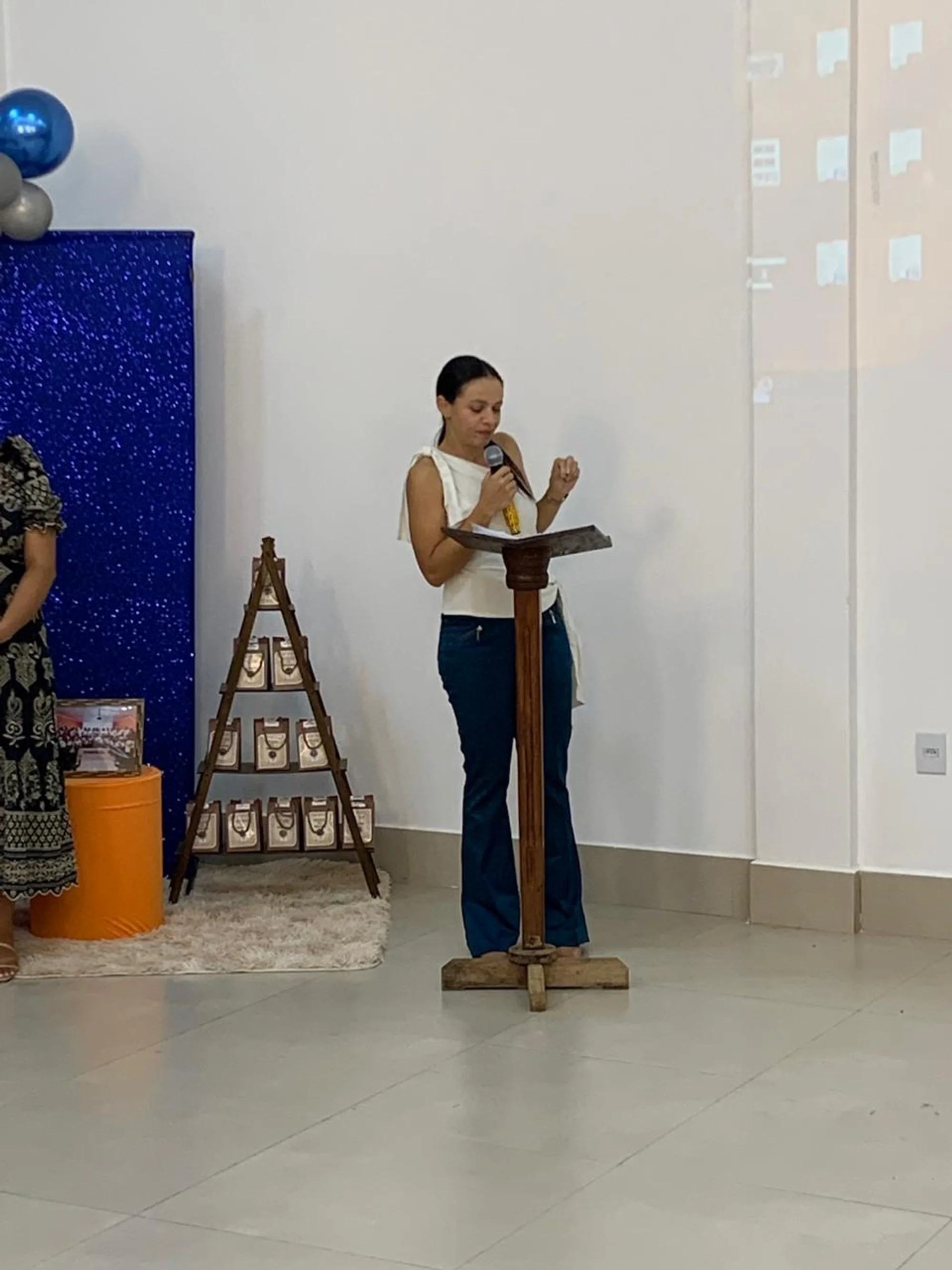 /image/encontro-do-projeto-de-extensao-em-pedagogia-empresarial-fortalece-integracao-academica-e-participacao-do-poder-publico-em-lagoa-dos-patos-mg?src=https%3A%2F%2Fimg1.pixhost.to%2Fimages%2F10644%2F668094366_e699e0fe-aae0-4729-b45e-84497986fab6.jpg&w=2000&q=85