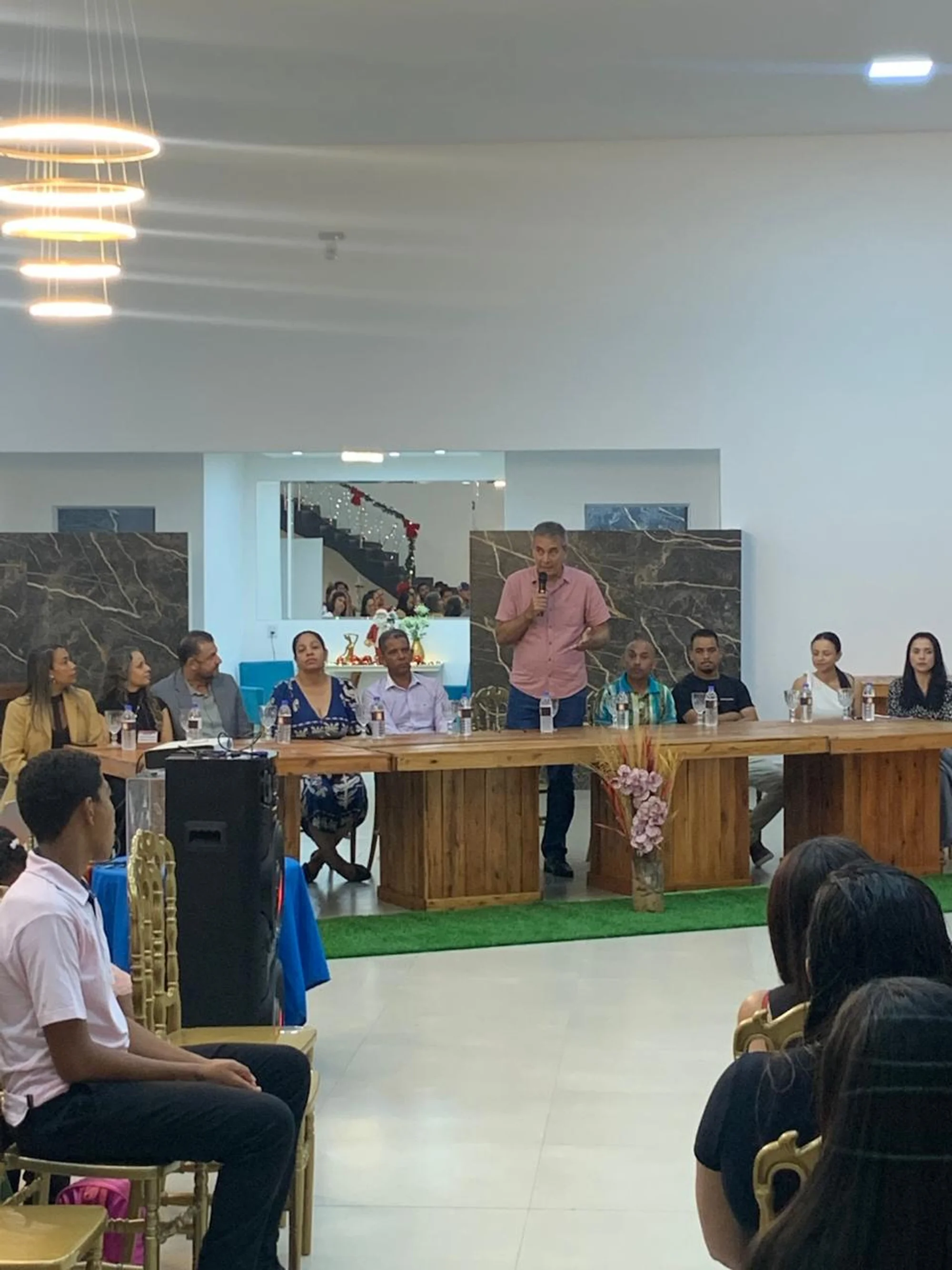 /image/encontro-do-projeto-de-extensao-em-pedagogia-empresarial-fortalece-integracao-academica-e-participacao-do-poder-publico-em-lagoa-dos-patos-mg?src=https%3A%2F%2Fimg1.pixhost.to%2Fimages%2F10644%2F668094370_1696f3ea-c7a8-41cb-8e7c-4f4e45c0bd8f.jpg&w=2000&q=85