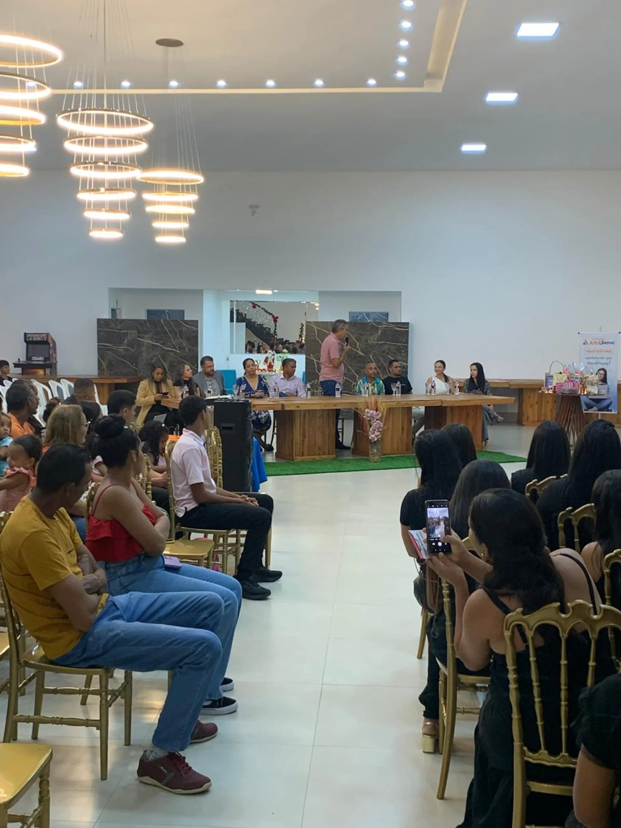 /image/encontro-do-projeto-de-extensao-em-pedagogia-empresarial-fortalece-integracao-academica-e-participacao-do-poder-publico-em-lagoa-dos-patos-mg?src=https%3A%2F%2Fimg1.pixhost.to%2Fimages%2F10644%2F668094401_ef4c46ac-5536-46fc-9d07-2cbd2f9c167d.jpg&w=2000&q=85