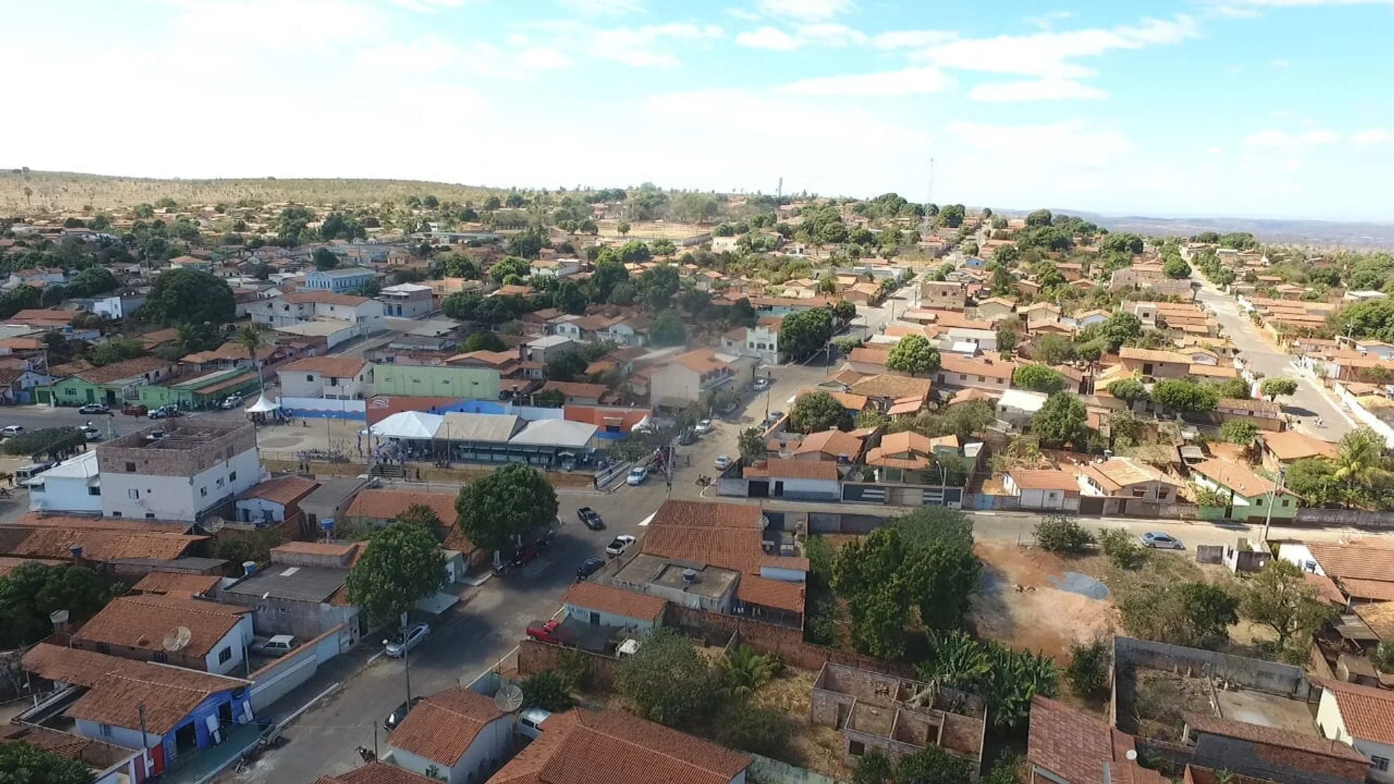 /image/fotos-antigas-lagoa-dos-patos-mg-em-memorias?src=https%3A%2F%2Fialkyrog.sirv.com%2Fsala%2Fultimas-noticias-lagoa-dos-patos-mg.jpeg&w=2000&q=85