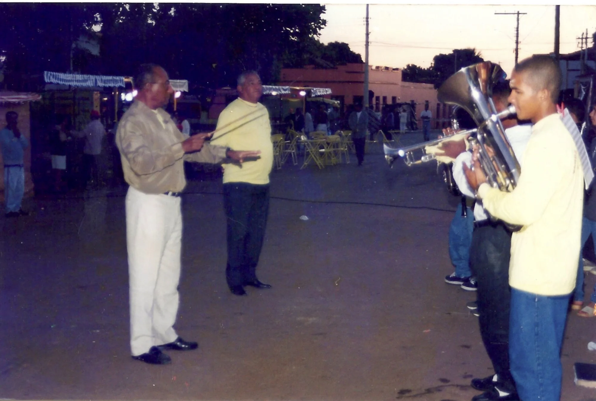 /image/fotos-antigas-lagoa-dos-patos-mg-em-memorias?src=https%3A%2F%2Fimg1.pixhost.to%2Fimages%2F10289%2F662749919_fotos-antigas-lagoa-dos-patos-mg-33.jpg&w=2000&q=85