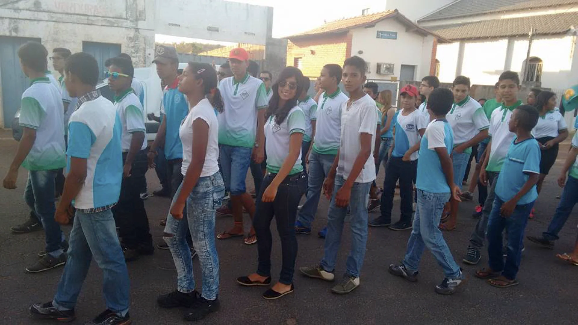 /image/fotos-antigas-lagoa-dos-patos-mg-em-memorias?src=https%3A%2F%2Fimg1.pixhost.to%2Fimages%2F10289%2F662750321_7-setembro-escola-raimundo-nonato-da-fonseca.jpg&w=2000&q=85