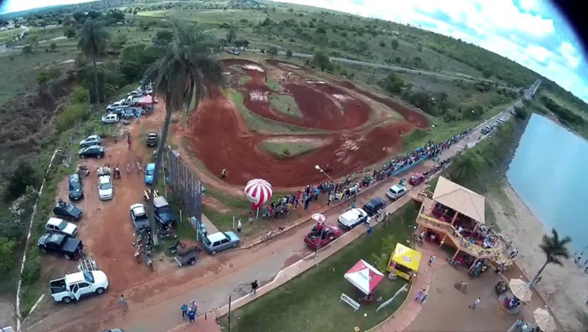 /image/fotos-antigas-lagoa-dos-patos-mg-em-memorias?src=https%3A%2F%2Fimg1.pixhost.to%2Fimages%2F10289%2F662750515_acao-global-lagoa-dos-patos-motocross.jpg&w=2000&q=85