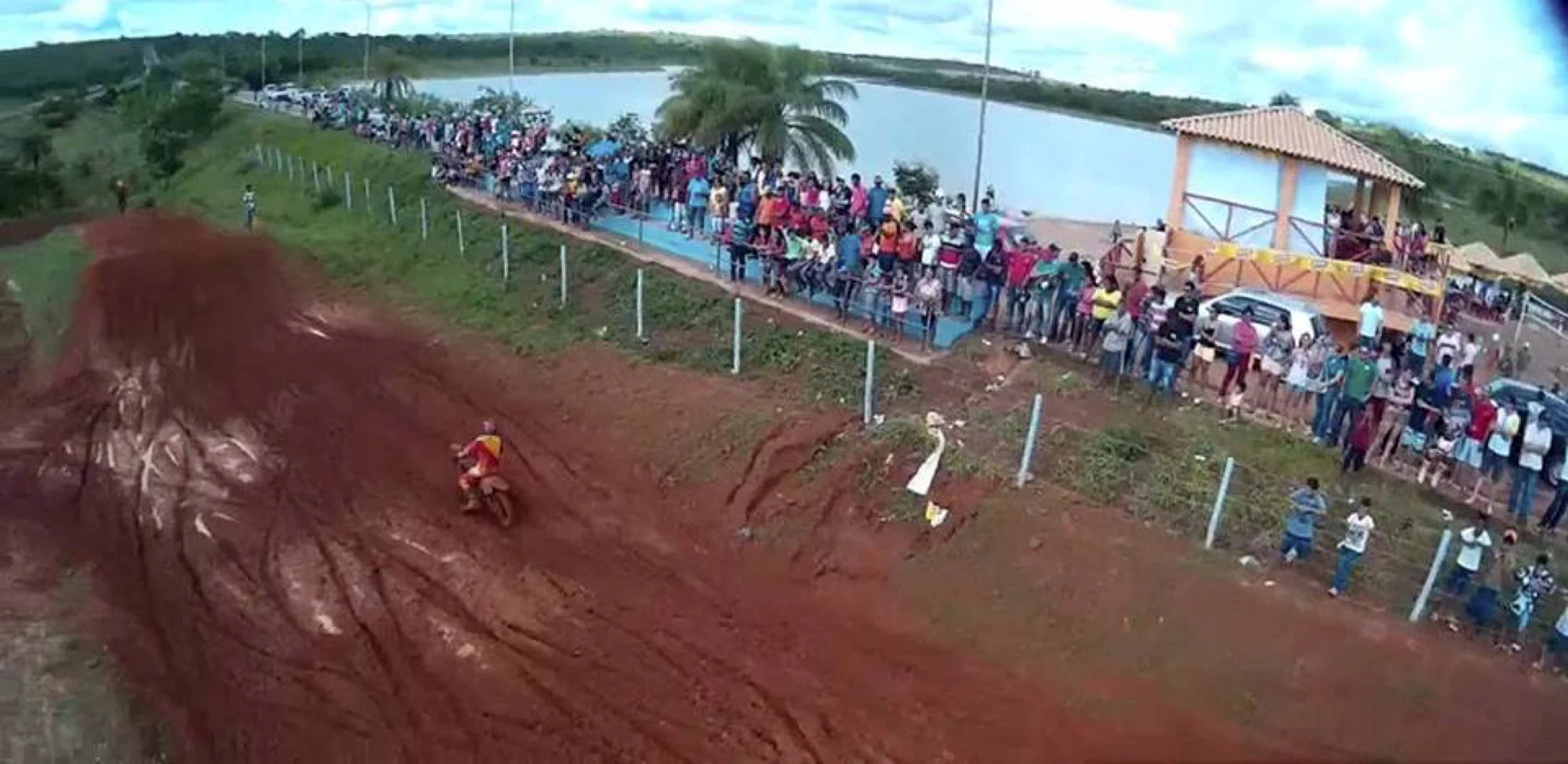 /image/fotos-antigas-lagoa-dos-patos-mg-em-memorias?src=https%3A%2F%2Fimg1.pixhost.to%2Fimages%2F10289%2F662750536_acao-global-lagoa-dos-patos-motocross-06.jpg&w=2000&q=85