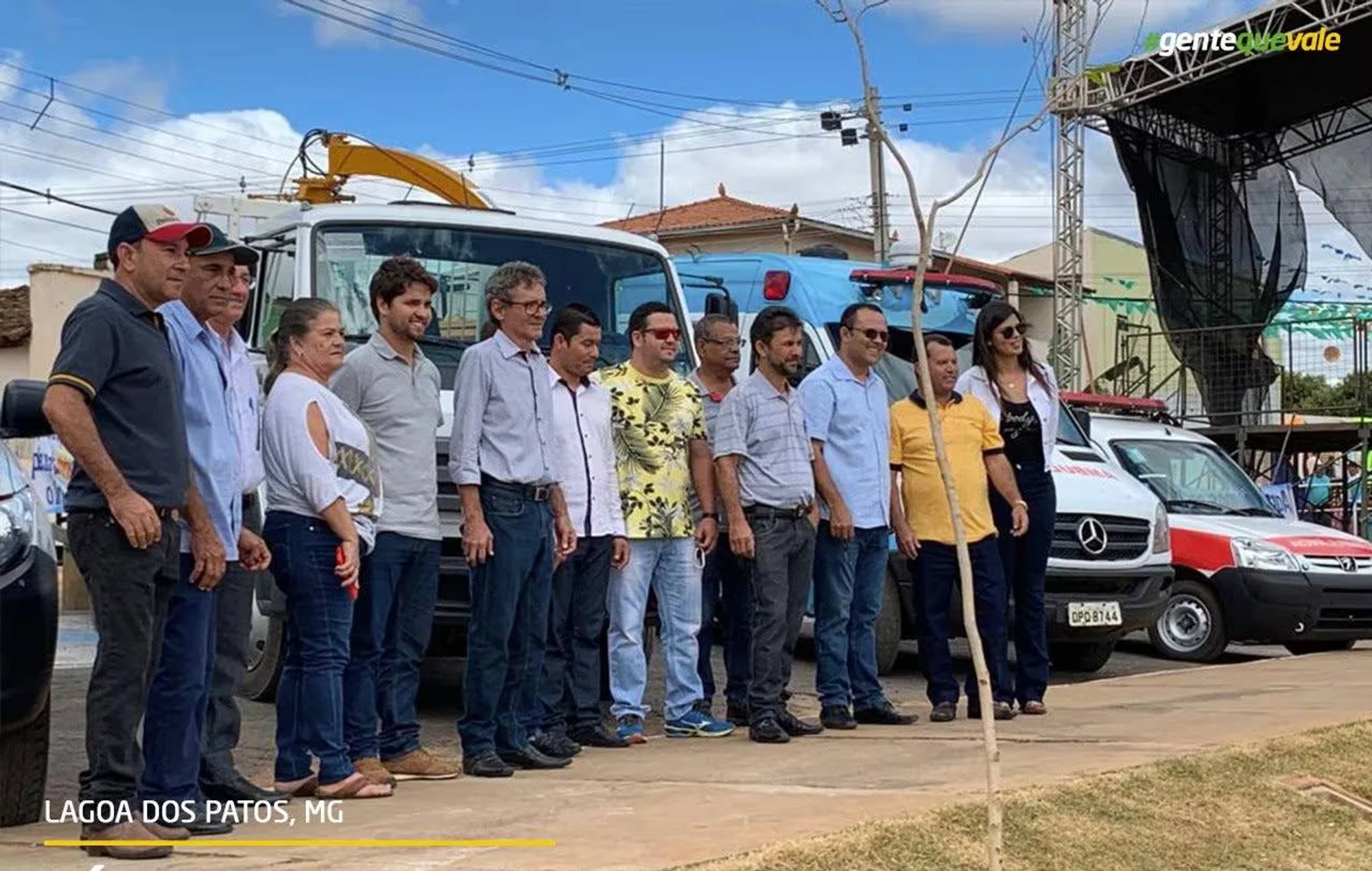 /image/fotos-antigas-lagoa-dos-patos-mg-em-memorias?src=https%3A%2F%2Fimg1.pixhost.to%2Fimages%2F10840%2F670666615_lagoadospatosraulreis.jpg&w=2000&q=85