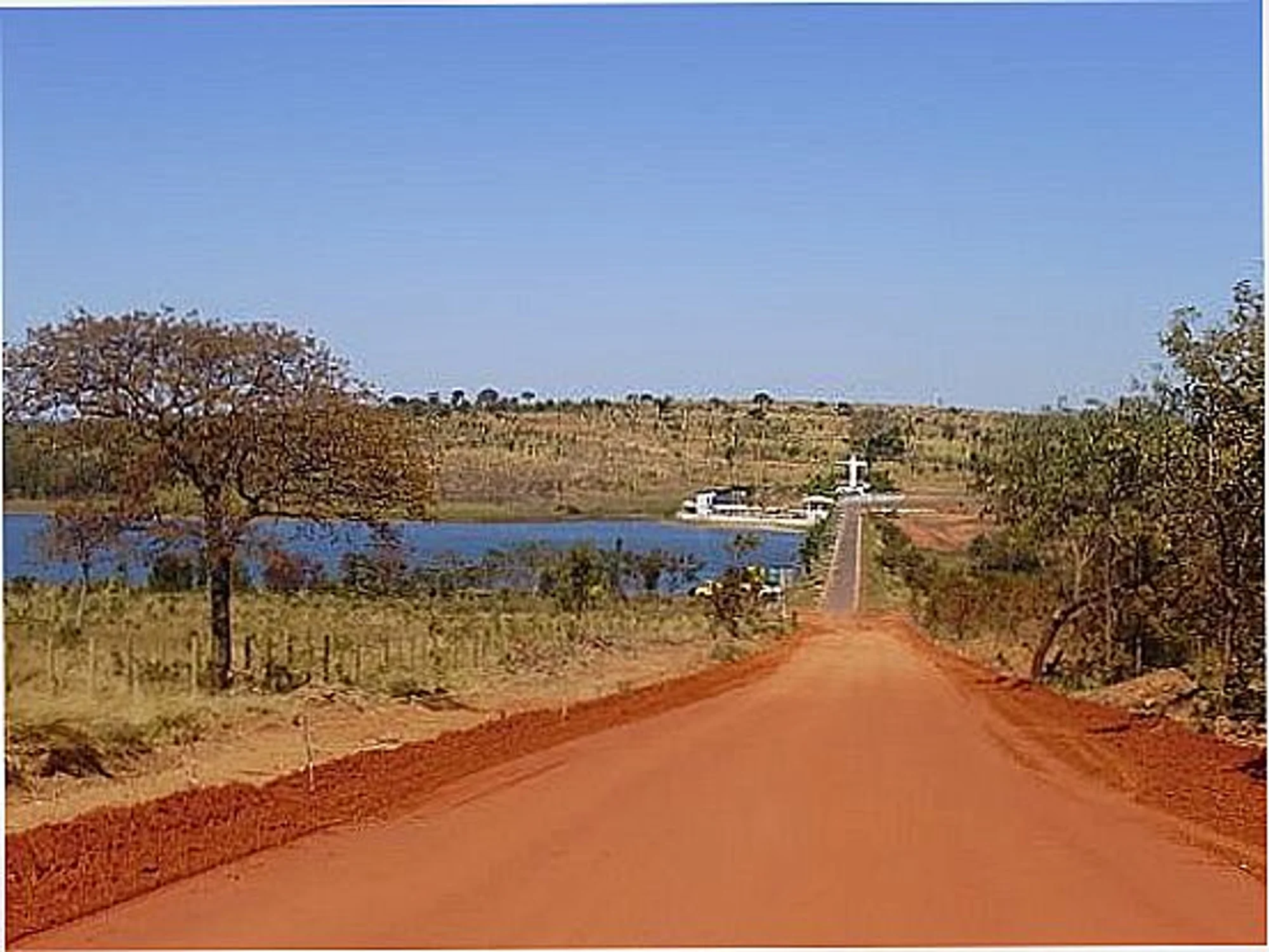 /image/fotos-antigas-lagoa-dos-patos-mg-em-memorias?src=https%3A%2F%2Fimg1.pixhost.to%2Fimages%2F10853%2F670787397_lagoa-dos-patos-mg-10.jpg&w=2000&q=85