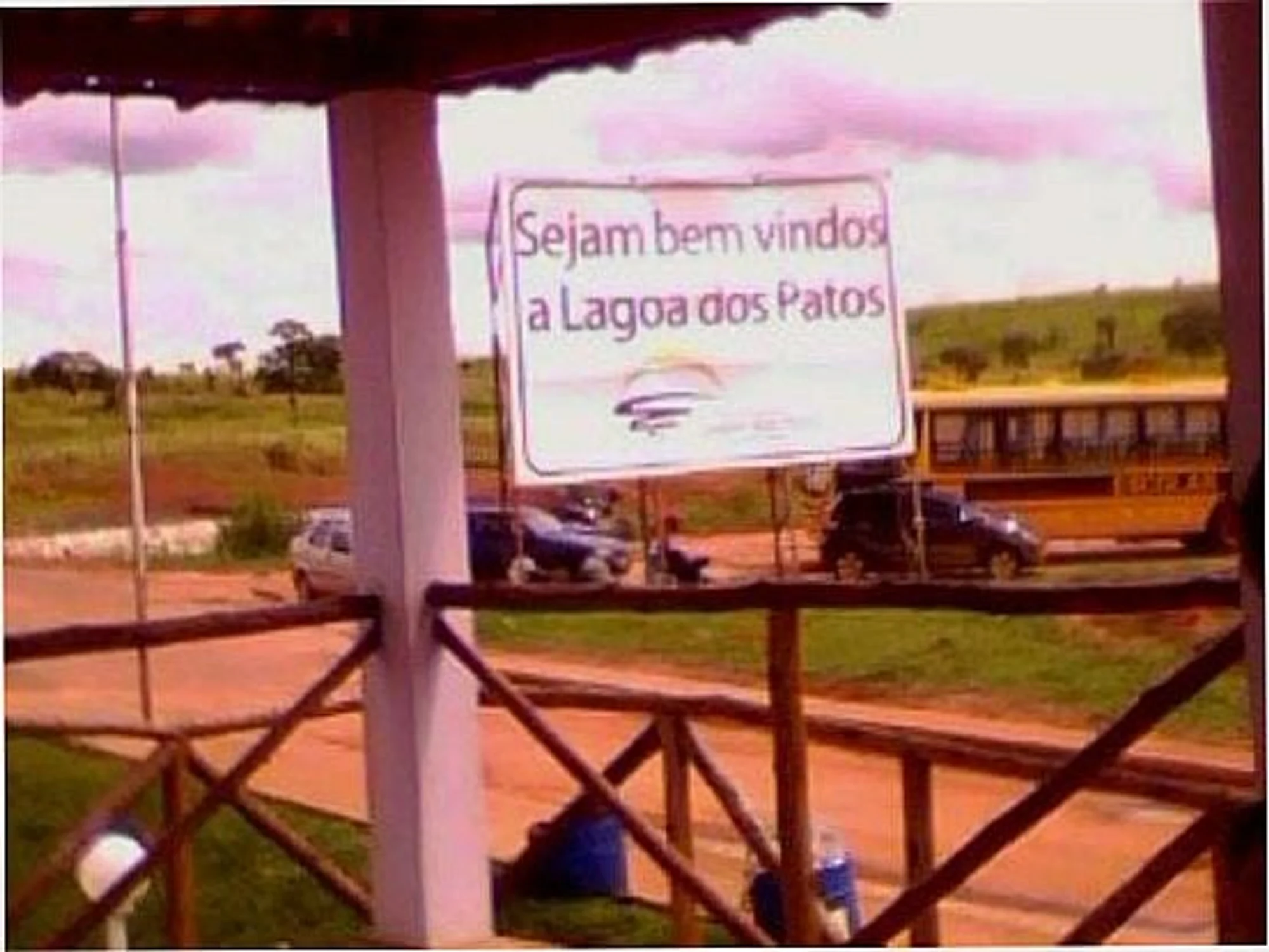 /image/fotos-antigas-lagoa-dos-patos-mg-em-memorias?src=https%3A%2F%2Fimg1.pixhost.to%2Fimages%2F10853%2F670787398_lagoa-dos-patos-mg-11.jpg&w=2000&q=85