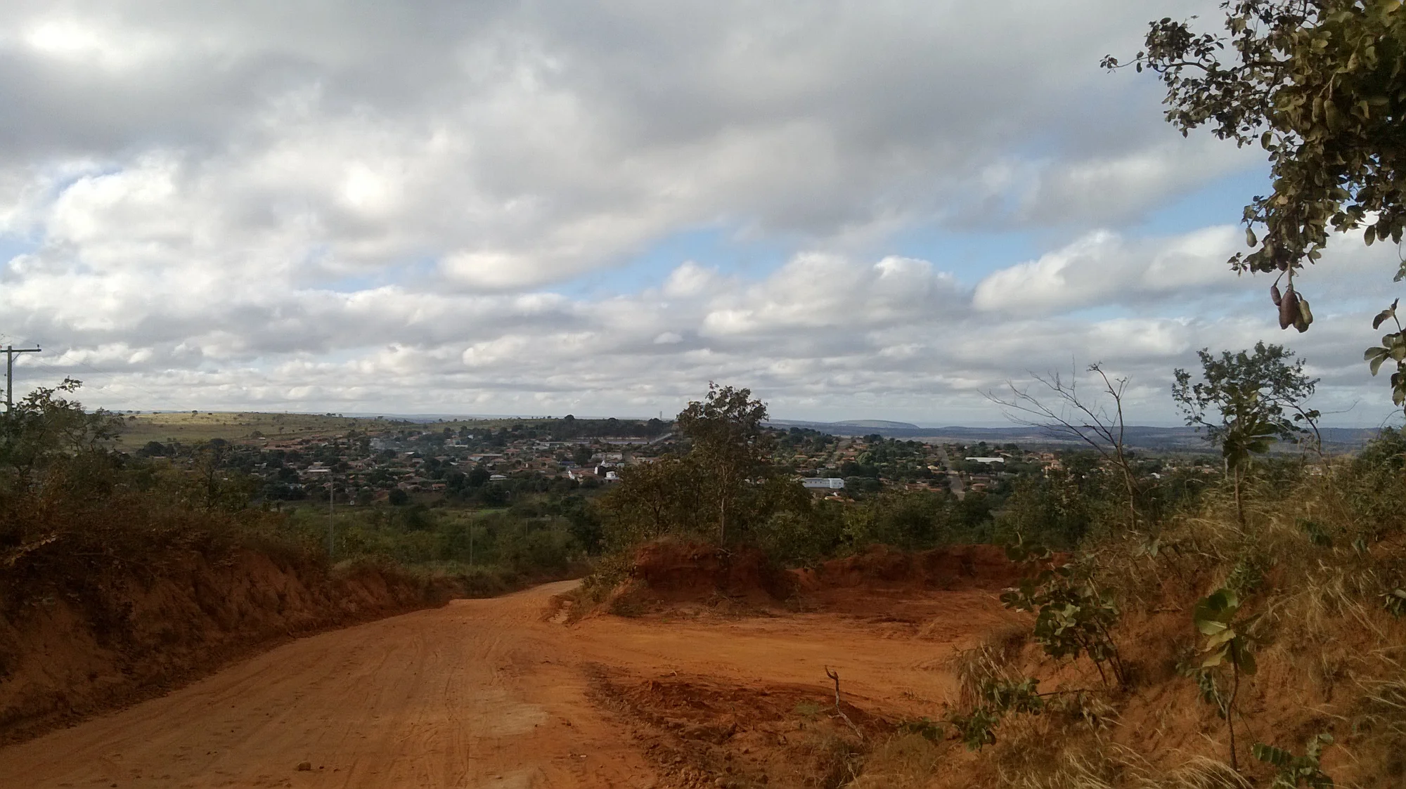 /image/fotos-antigas-lagoa-dos-patos-mg-em-memorias?src=https%3A%2F%2Fimg1.pixhost.to%2Fimages%2F10948%2F671673073_vista-torre-lagoa-dos-patos-mg-1.jpg&w=2000&q=85