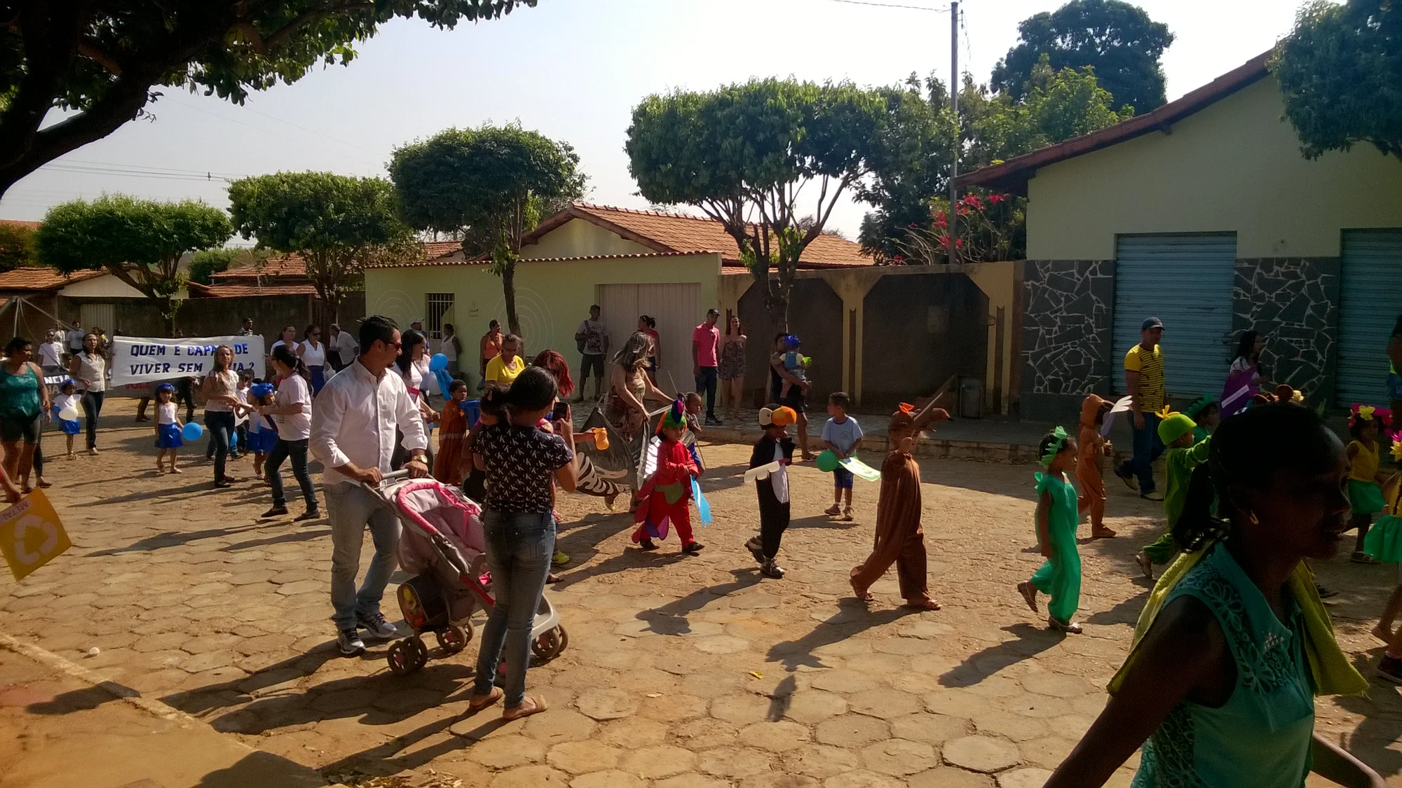 /image/fotos-antigas-lagoa-dos-patos-mg-em-memorias?src=https%3A%2F%2Fimg1.pixhost.to%2Fimages%2F11428%2F680878959_lagoa-dos-patos-mg-9.jpg&w=2000&q=85