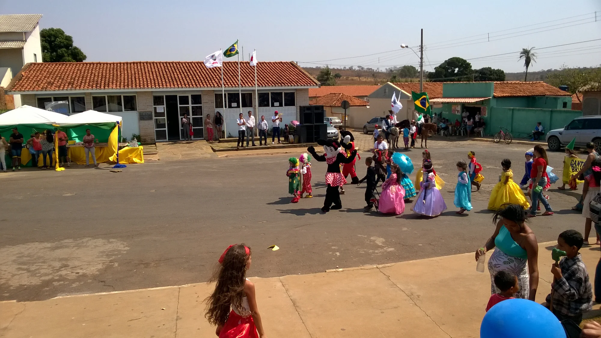 /image/fotos-antigas-lagoa-dos-patos-mg-em-memorias?src=https%3A%2F%2Fimg1.pixhost.to%2Fimages%2F11428%2F680878976_lagoa-dos-patos-mg-12.jpg&w=2000&q=85