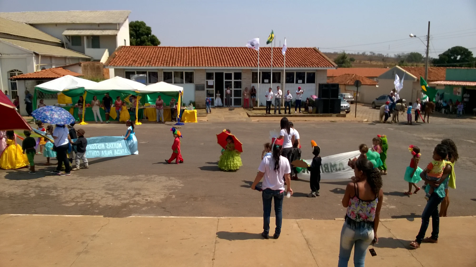 /image/fotos-antigas-lagoa-dos-patos-mg-em-memorias?src=https%3A%2F%2Fimg1.pixhost.to%2Fimages%2F11428%2F680879010_lagoa-dos-patos-mg-16.jpg&w=2000&q=85