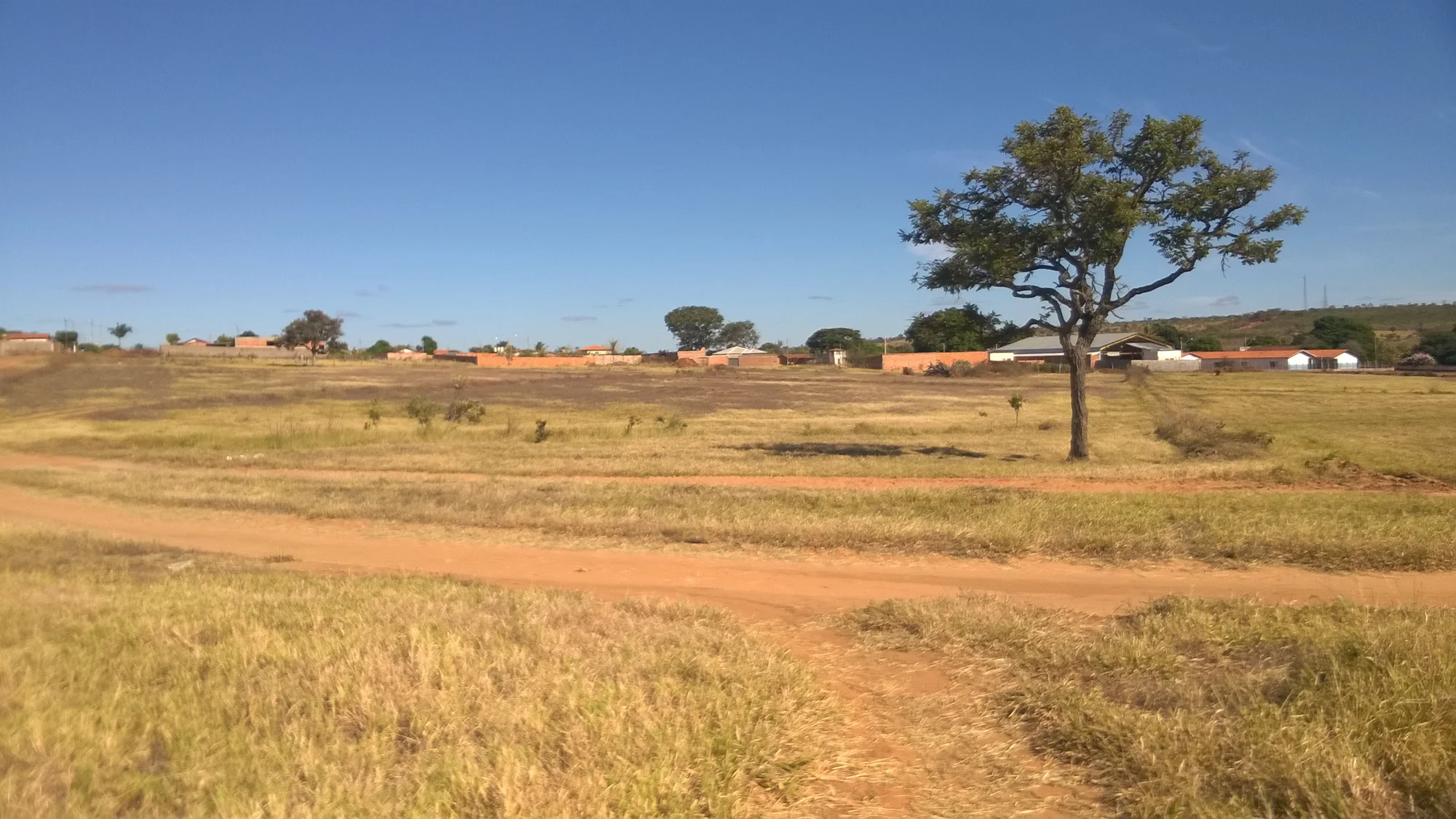 /image/fotos-antigas-lagoa-dos-patos-mg-em-memorias?src=https%3A%2F%2Fimg1.pixhost.to%2Fimages%2F11428%2F680879152_lagoa-dos-patos-mg-6.jpg&w=2000&q=85