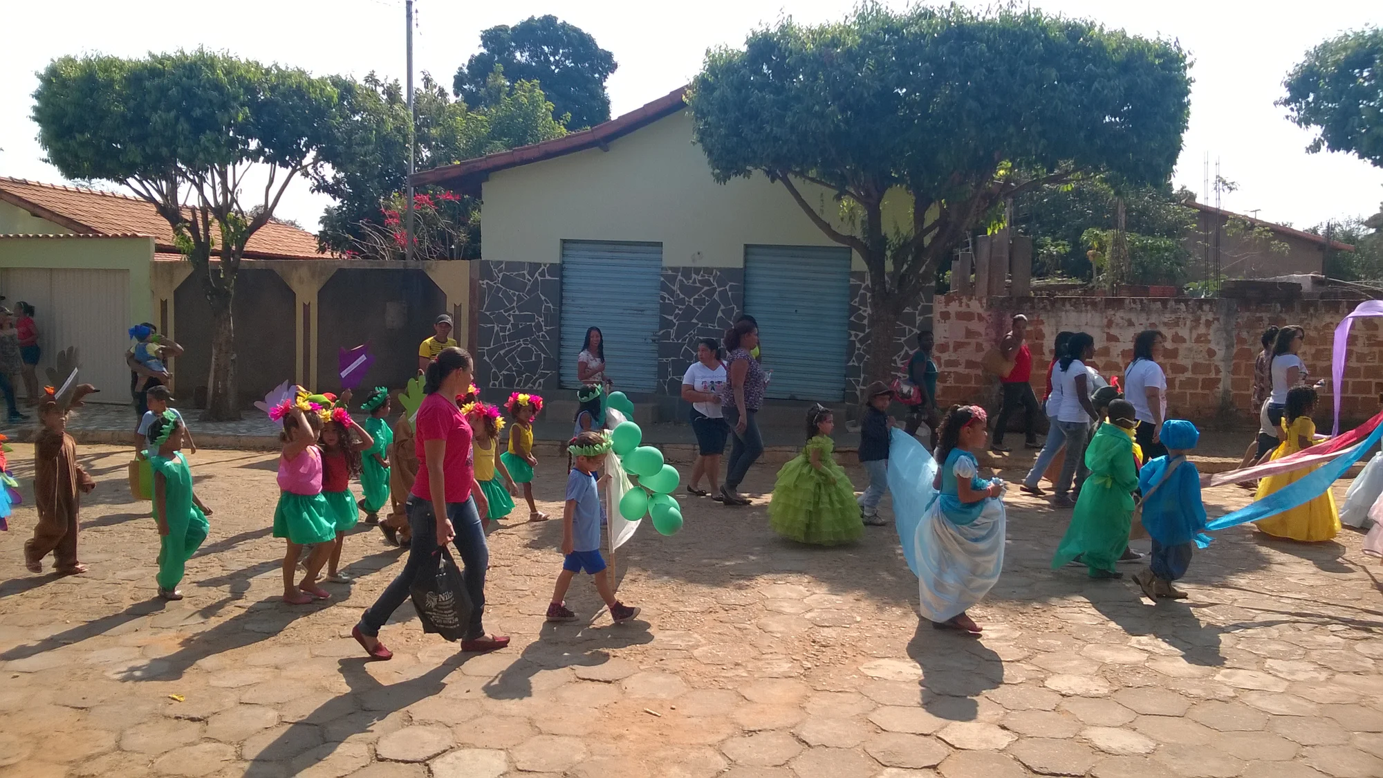 /image/fotos-antigas-lagoa-dos-patos-mg-em-memorias?src=https%3A%2F%2Fimg1.pixhost.to%2Fimages%2F11428%2F680879183_lagoa-dos-patos-mg-8.jpg&w=2000&q=85