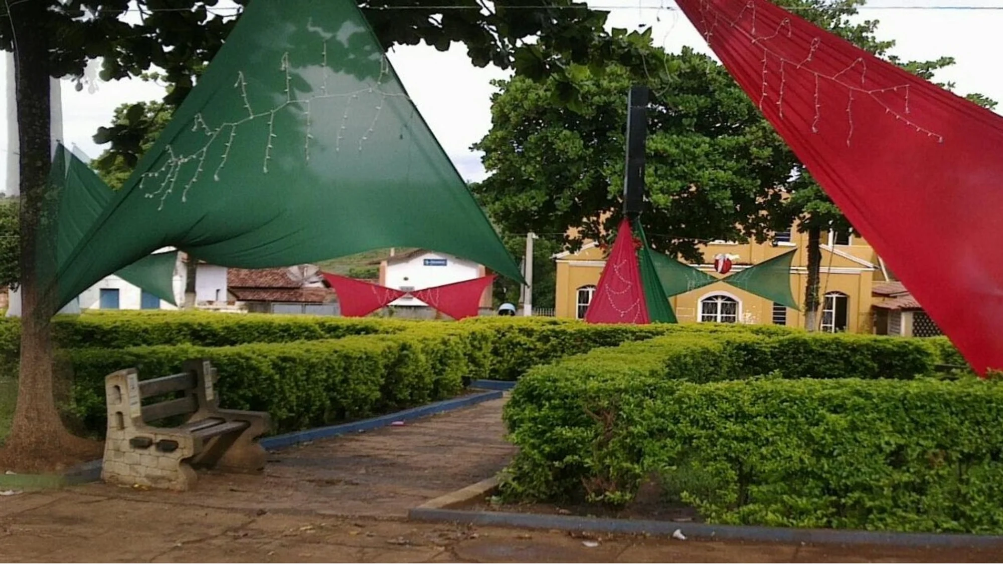 /image/fotos-antigas-lagoa-dos-patos-mg-em-memorias?src=https%3A%2F%2Fimg1.pixhost.to%2Fimages%2F11691%2F685943678_fotos-antigas-lagoa-dos-patos-mg-7.jpg&w=2000&q=85