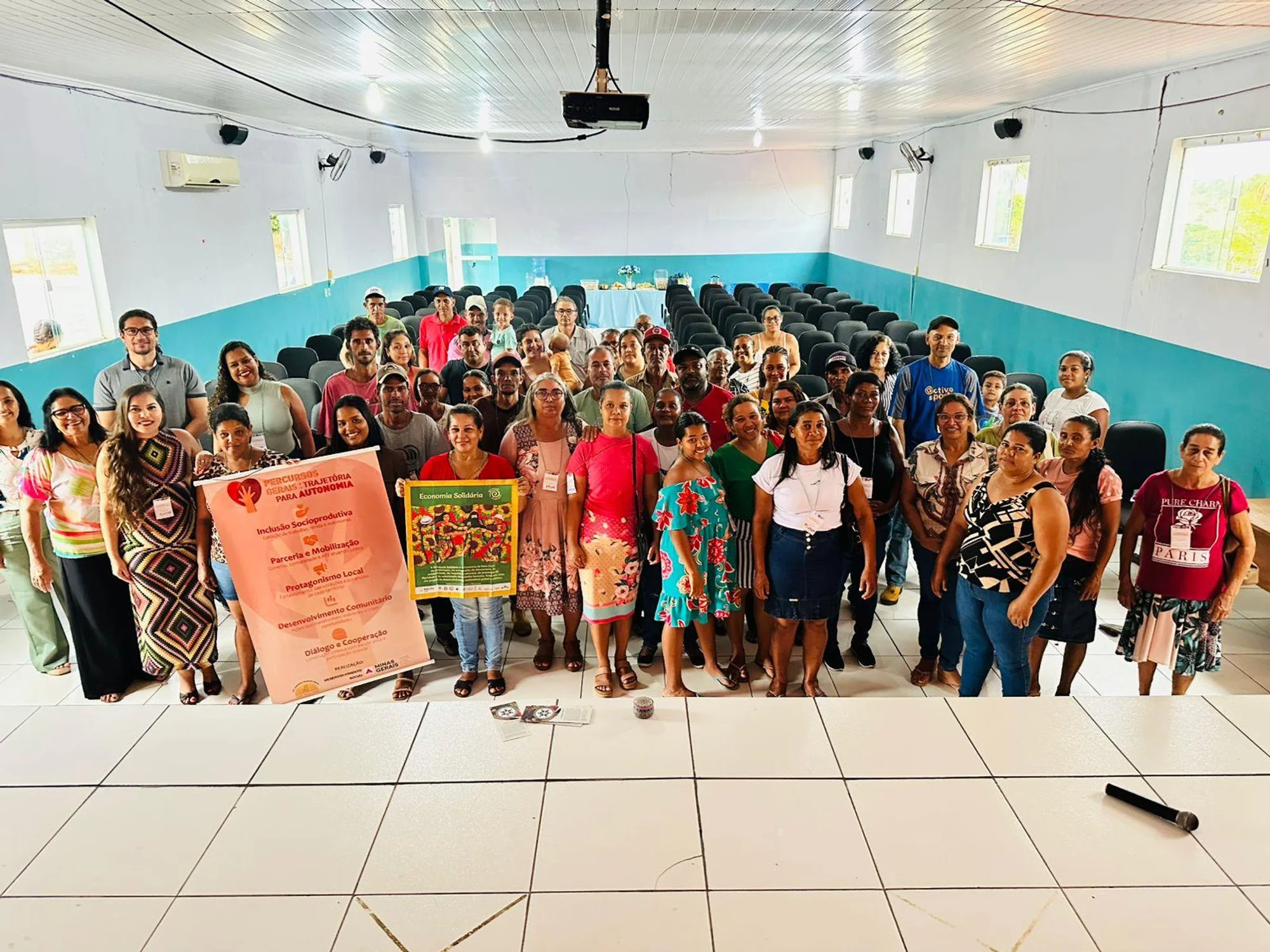 /image/lagoa-dos-patos-mg-promove-1a-oficina-do-programa-percursos-gerais-e-fortalece-agricultura-familiar-e-geracao-de-renda?src=https%3A%2F%2Fecrie.com.br%2Fsistema%2Fconteudos%2Fimagem%2Fg_276_0_29_04112025075820.jpg&w=2000&q=85