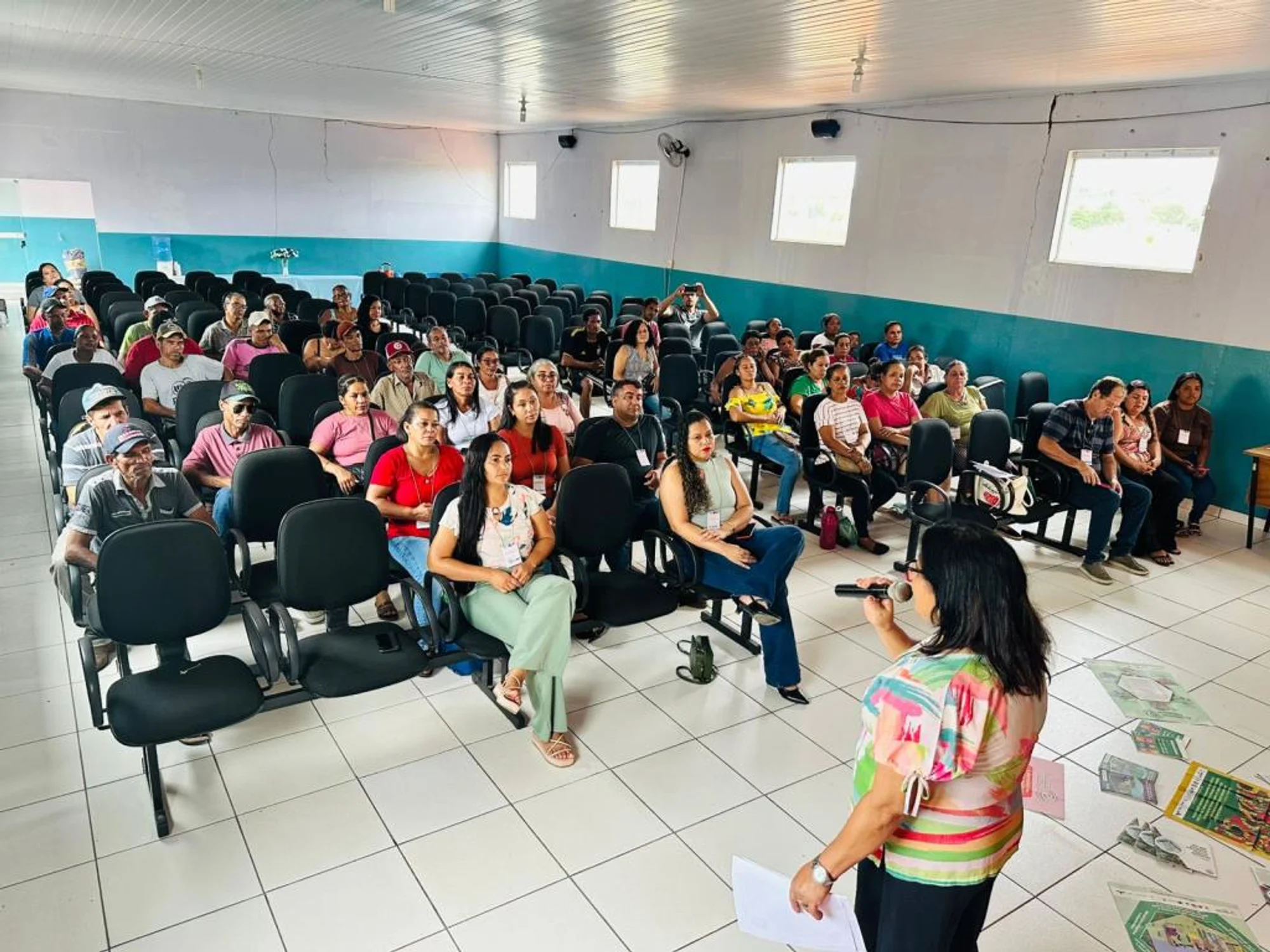 /image/lagoa-dos-patos-mg-promove-1a-oficina-do-programa-percursos-gerais-e-fortalece-agricultura-familiar-e-geracao-de-renda?src=https%3A%2F%2Fecrie.com.br%2Fsistema%2Fconteudos%2Fimagem%2Fm_276_28_1_04112025075820.jpg&w=2000&q=85