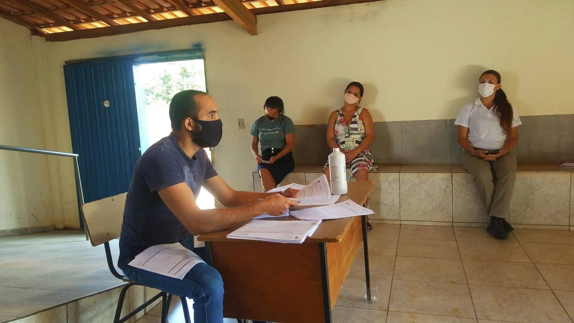 /image/reuniao-do-conselho-municipal-de-assitencia-social-cmas?src=https%3A%2F%2Fsalamineira.netlify.app%2Fimg%2Fgeraldo-wagner-apresentando-plano.jpg&w=2000&q=85