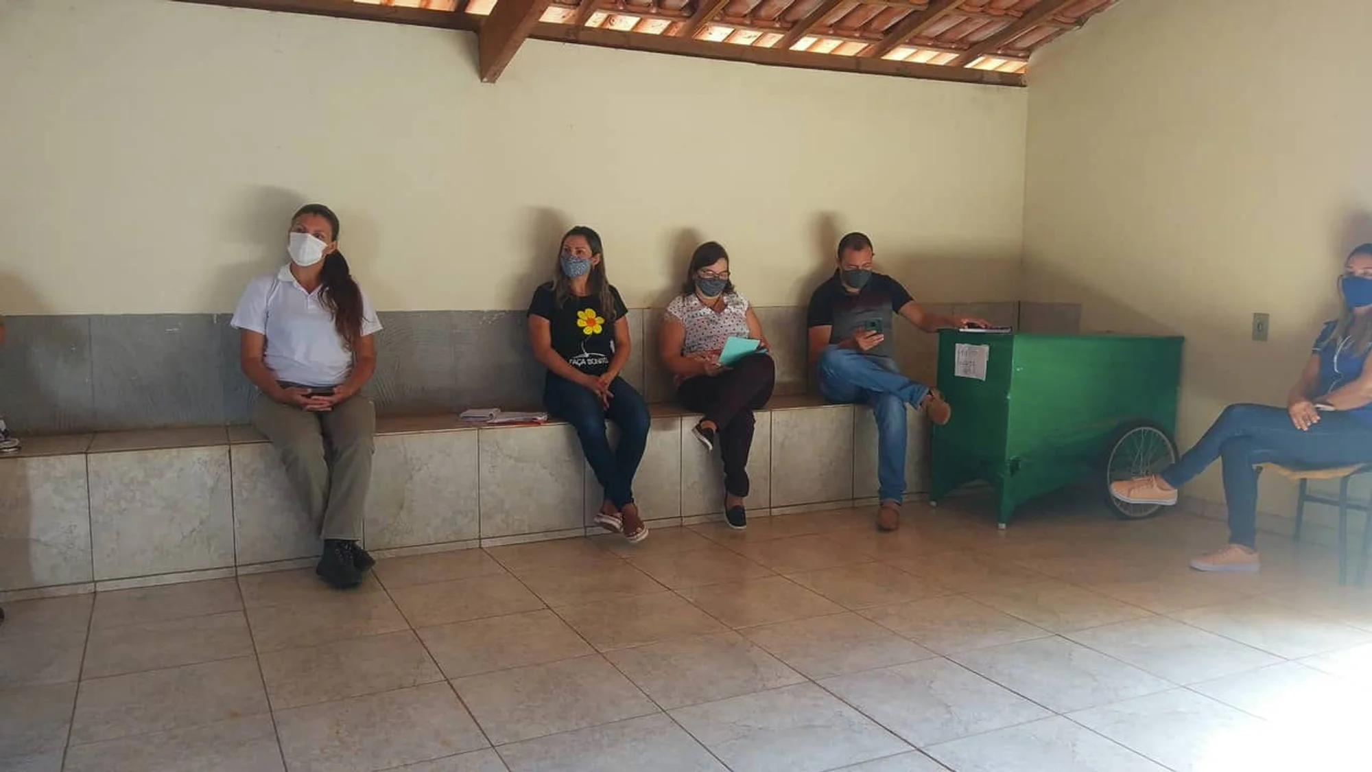 /image/reuniao-do-conselho-municipal-de-assitencia-social-cmas?src=https%3A%2F%2Fsalamineira.netlify.app%2Fimg%2Frepresentantes-do-conselho-municipal-reuniao.jpg&w=2000&q=85