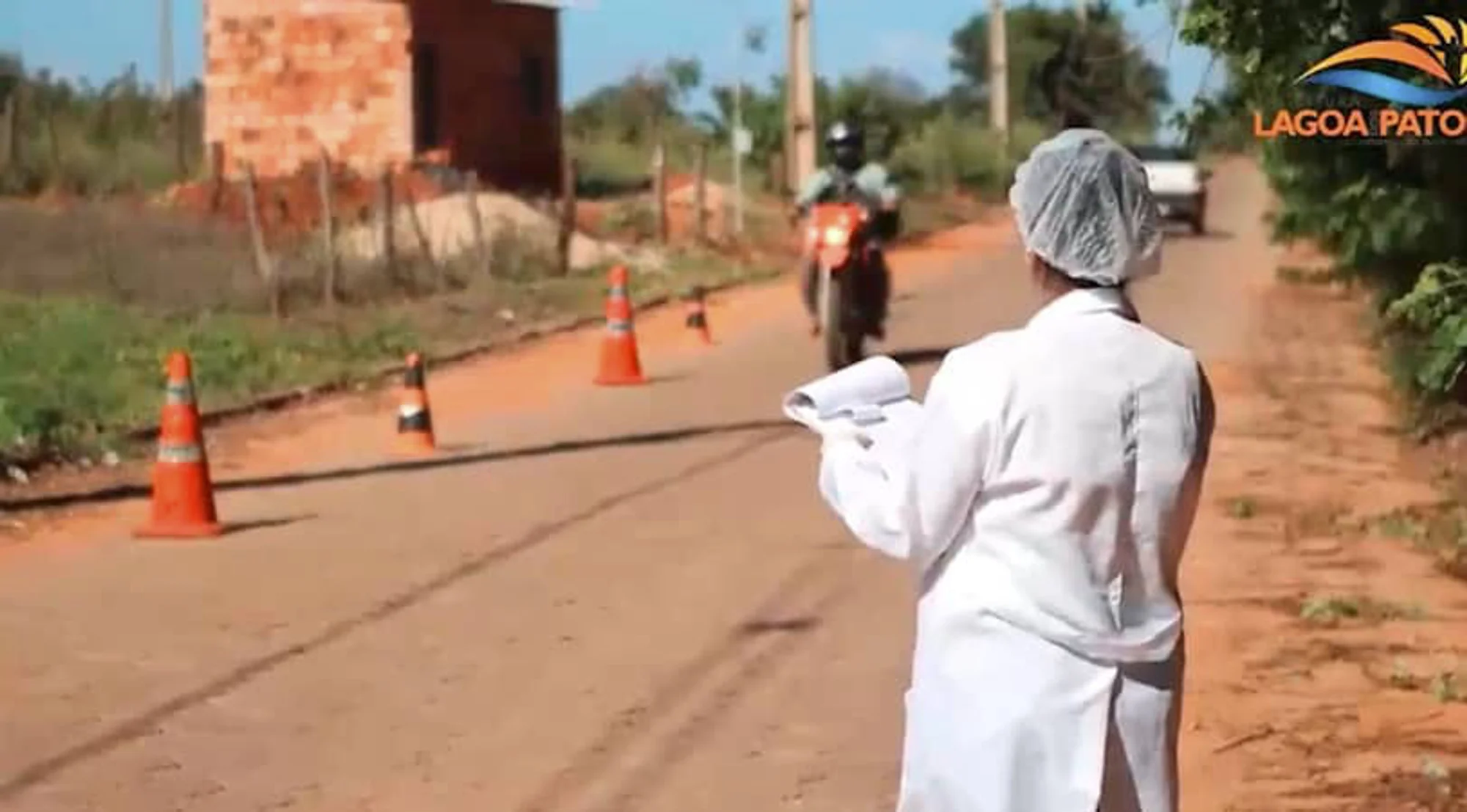 /image/secretaria-municipal-de-saude-intensifica-acoes-de-prevencao-a-disseminacao-do-corona-virus-em-lagoa-dos-patos?src=https%3A%2F%2Fsalamineira.netlify.app%2Fimg%2Fcombate-ao-coronavirus-em-lagoa-dos-patos-mg-01.jpg&w=2000&q=85